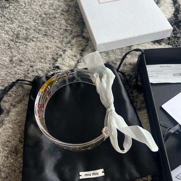 Miu Miu lucite choker from the iconic Spring collection gift box - Picture 5 of 13